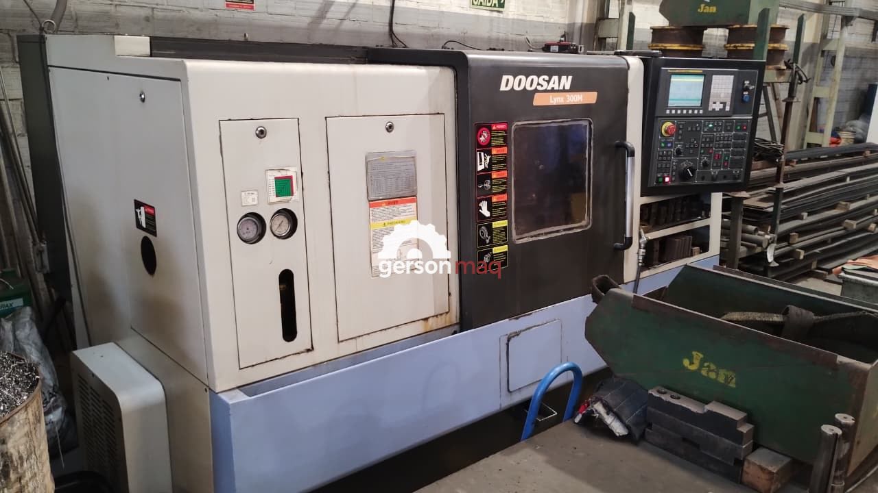 TORNO CNC DOOSAN LYNX 300M ano 2011 - FERRAMENTA ACIONADA